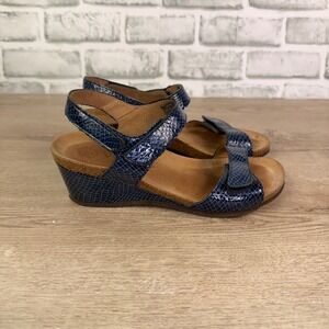 Vionic Rest Larrun‎ Wedge Sandal Snakeskin Blue Womens 7